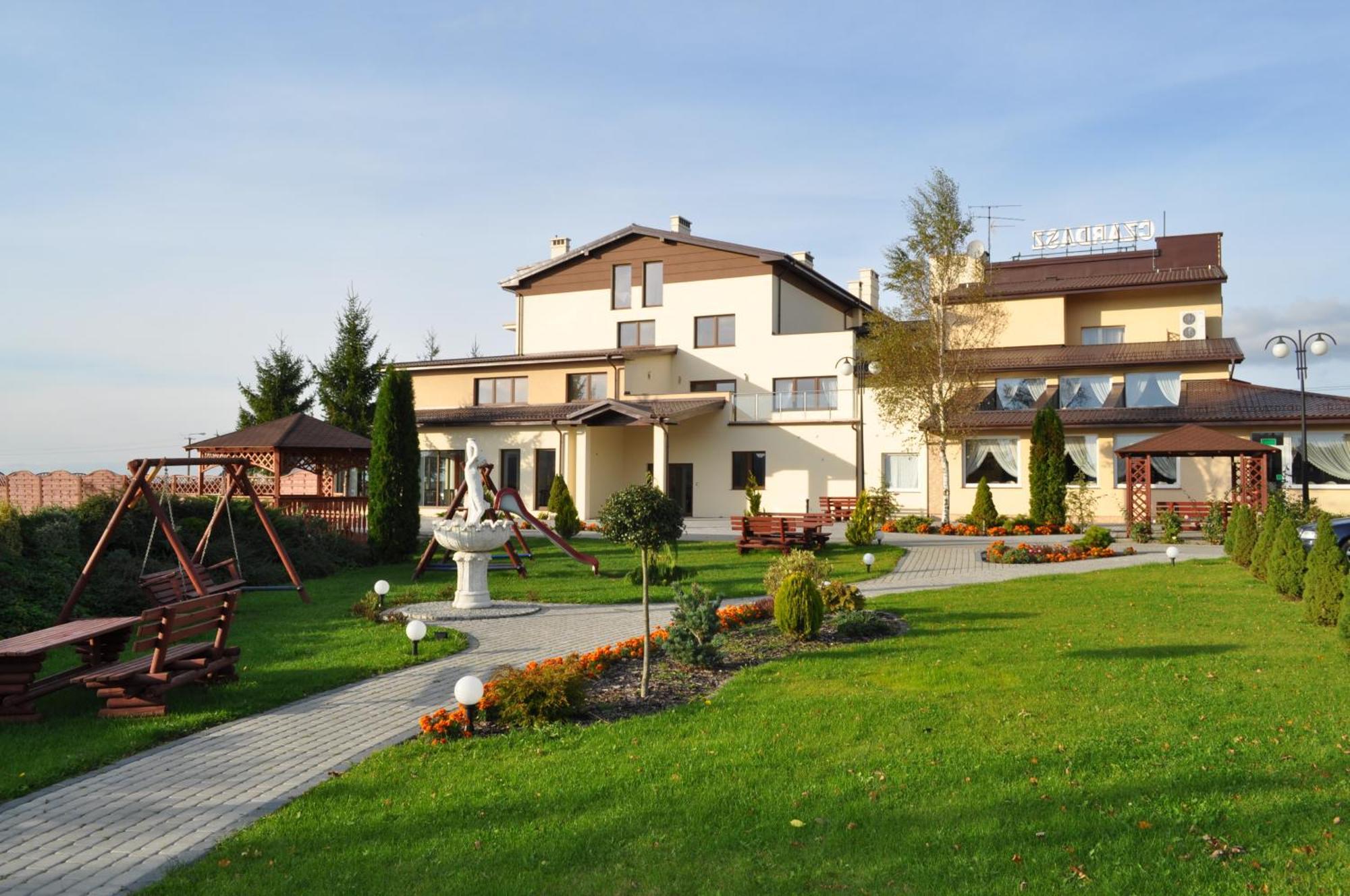 Hotel Czardasz Luzino Exterior photo